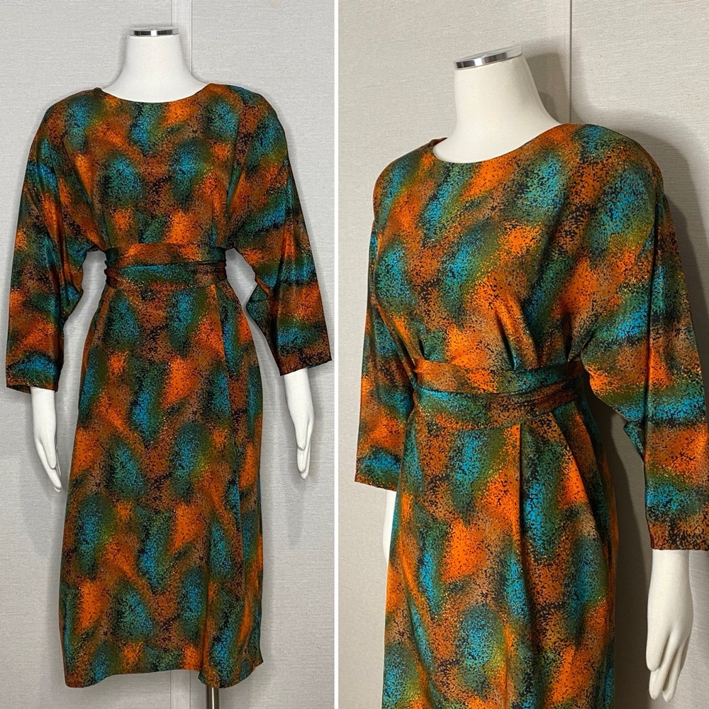 Vintage abstract print shift dress with sash belt